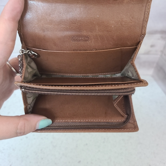 Coach Wallet- Leather Soft Brown - Picture 3 of 4